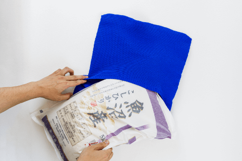 米袋(5kg)を包んでみた2