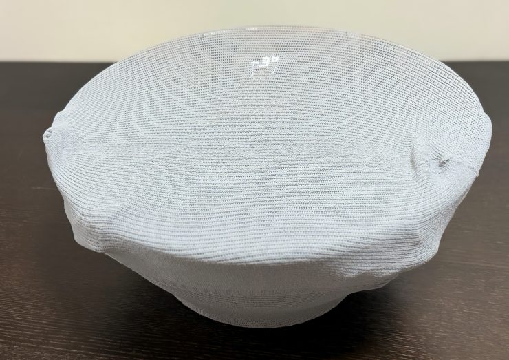 陶器を包む