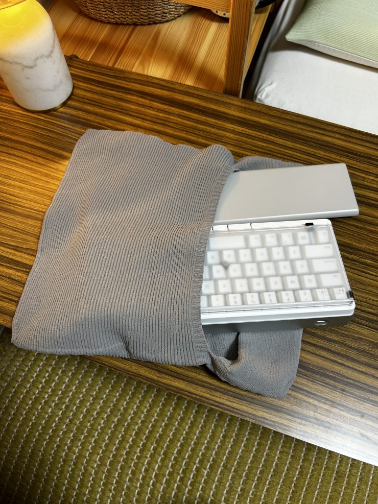 休日にカフェや図書館へ持っていく