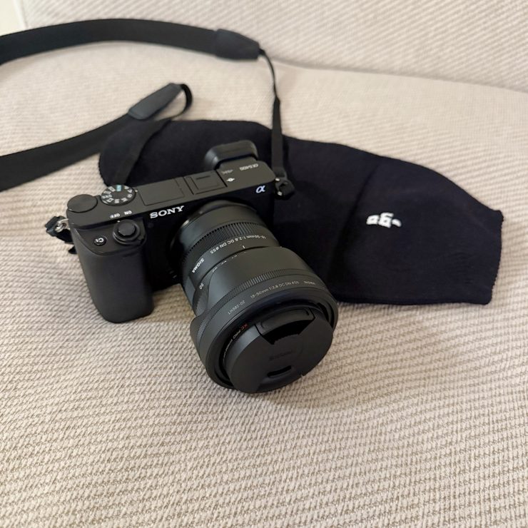 SONY α6400 ＋ SIGMA 18-50mmと_go polygon W for camera S