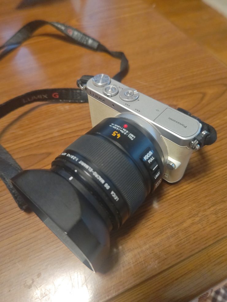 LUMIX DMC-GM1K ＋ MACRO-ELMARIT 45mm F2.8＋レンズフードと_go polygon S