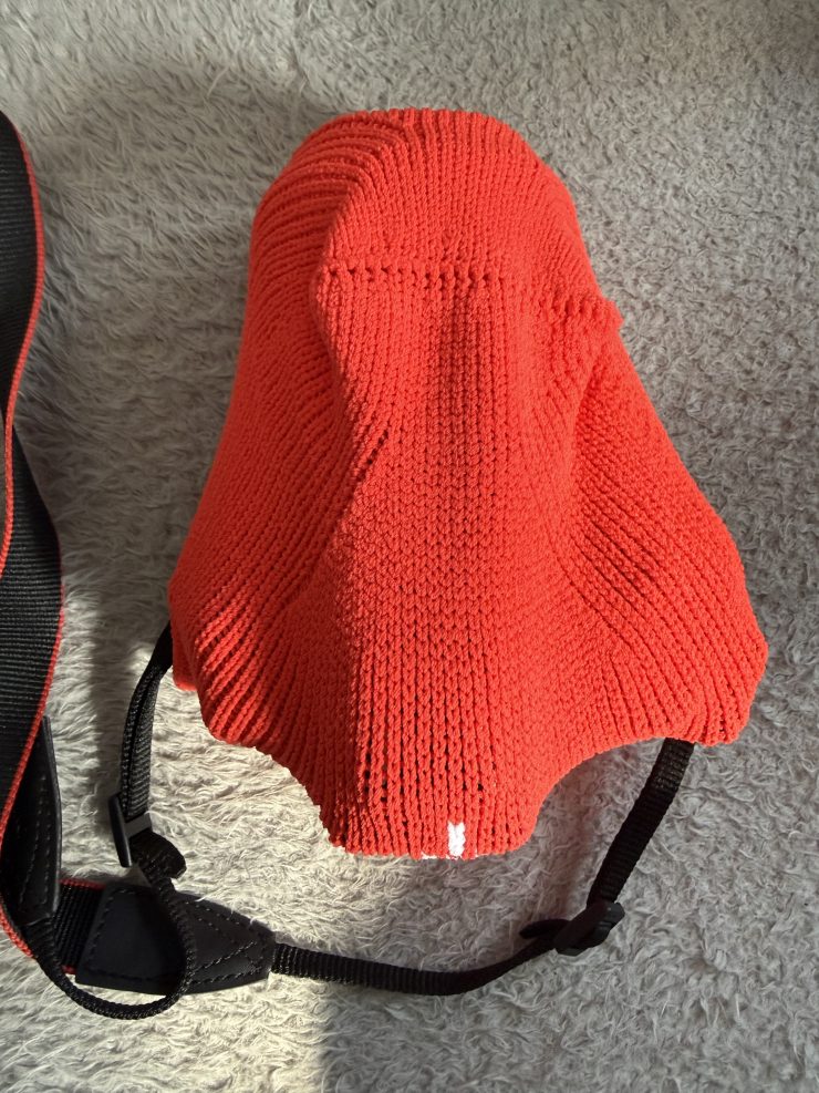 Canon EOS R50と_go polygon W for camera S多角形・厚地タイプ試作モデル（オレンジ）