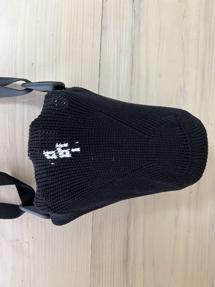 OM5 Mark2と_go polygon W for camera S 多角形・厚地タイプ 試作モデル（ブラック）