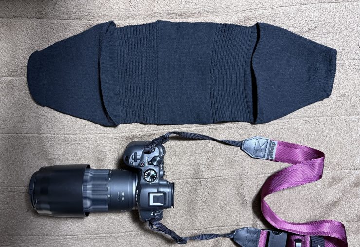 Canon EOS R6 markIIと_go polygon W for camera XL 多角形・厚地タイプ試作モデル(ブラック)