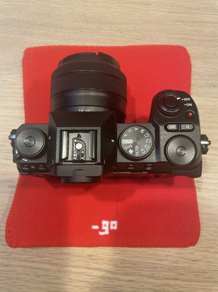 FUJIFILM X-S20＋XC15-45mm と _go square W for camera M