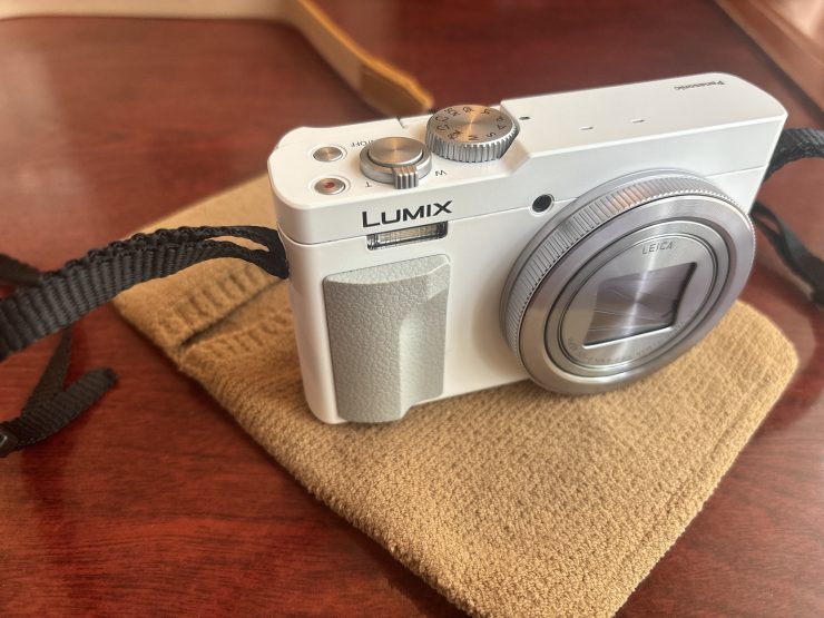 Panasonic LUMIX と _go square 長方形タイプ（限定色 大地）